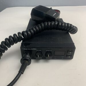 Realistic TRC-477 CB Radio Model 21-1517 with Microphone Works Great See Pics
